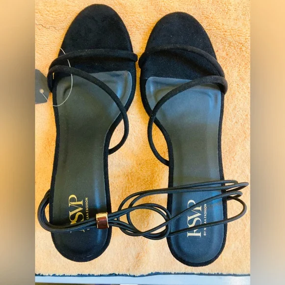 RSVP by Nykaa Fashion
Black Make A Move Stilettos - Picture 5 of 10